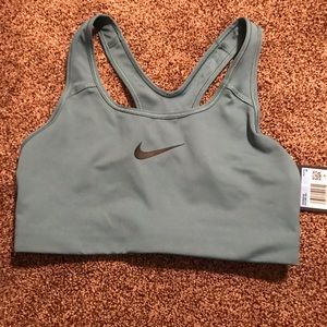 NIKE SPORTS BRA + LEGGINGS